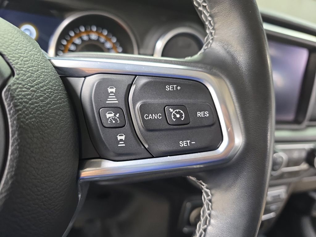 Used 2021 Jeep Gladiator Overland w/ Advanced Safety Group image 17