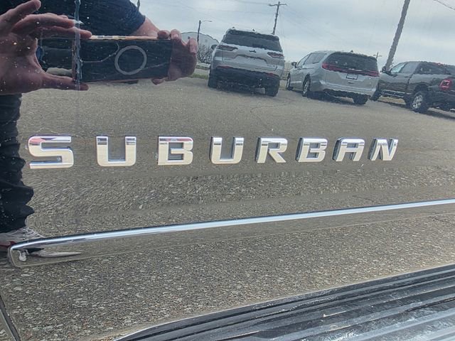 Used 2017 Chevrolet Suburban Premier image 11