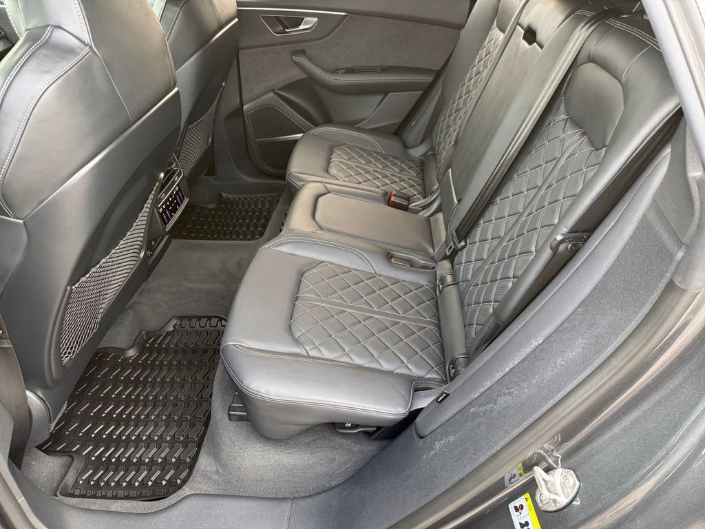 Used 2024 Audi SQ8 Premium Plus image 11