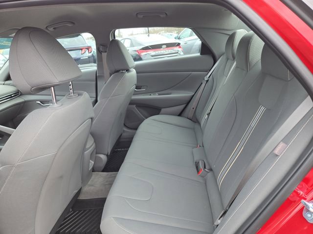 Certified 2025 Hyundai Elantra Sport image 27