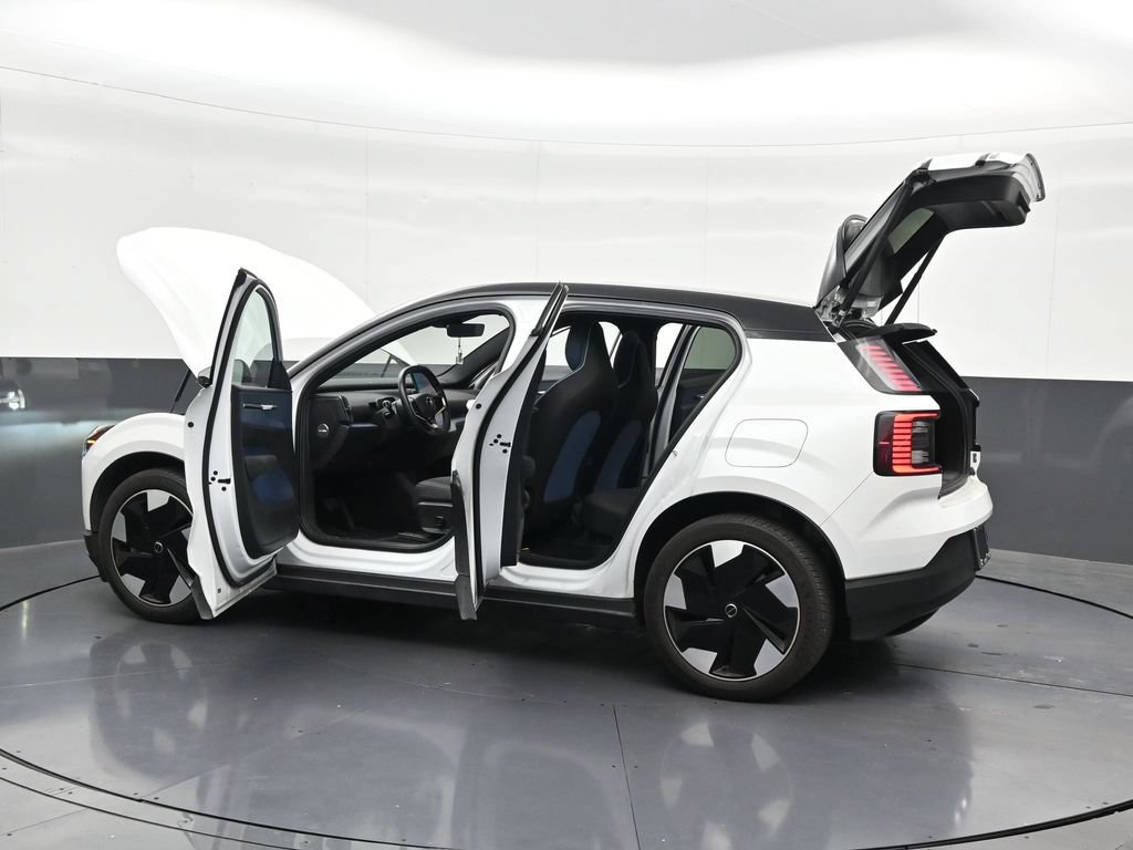 Certified 2025 Volvo EX30 Plus AWD/4WD image 34