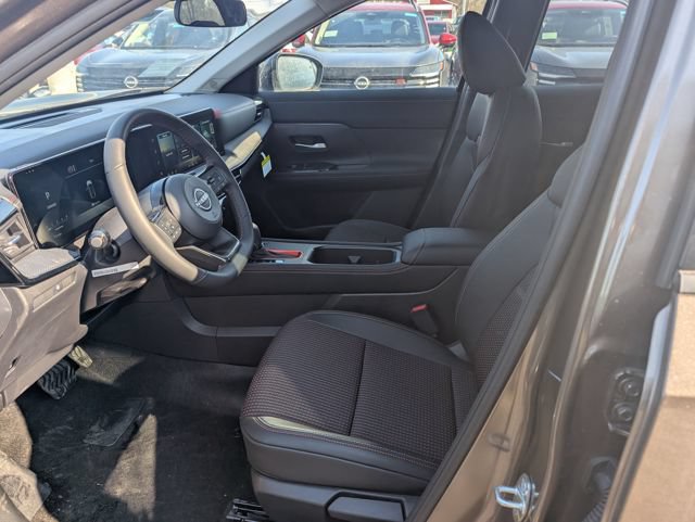 New 2026 Nissan Kicks SR w/ Cold Weather Package AWD/4WD image 14