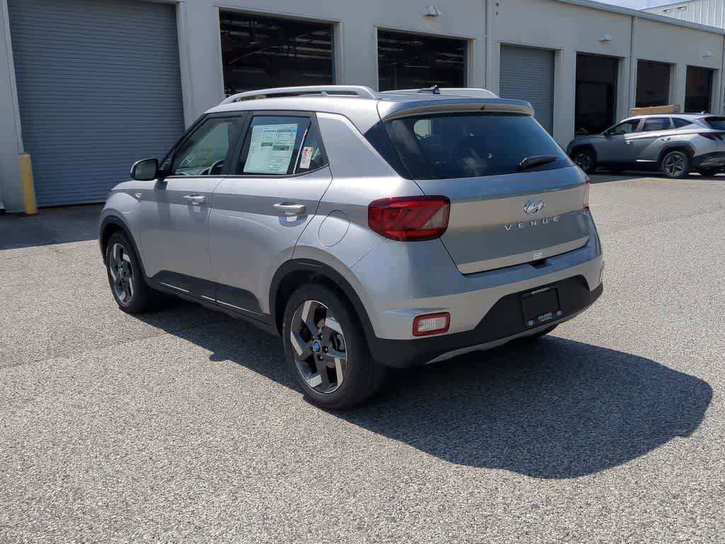 New 2026 Hyundai Venue SEL FWD image 4