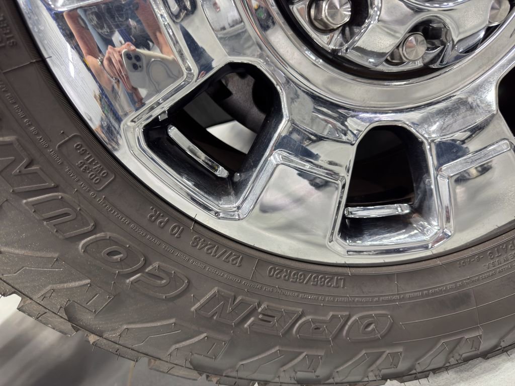 Used 2025 Ford F250 Lariat w/ Chrome Package image 35