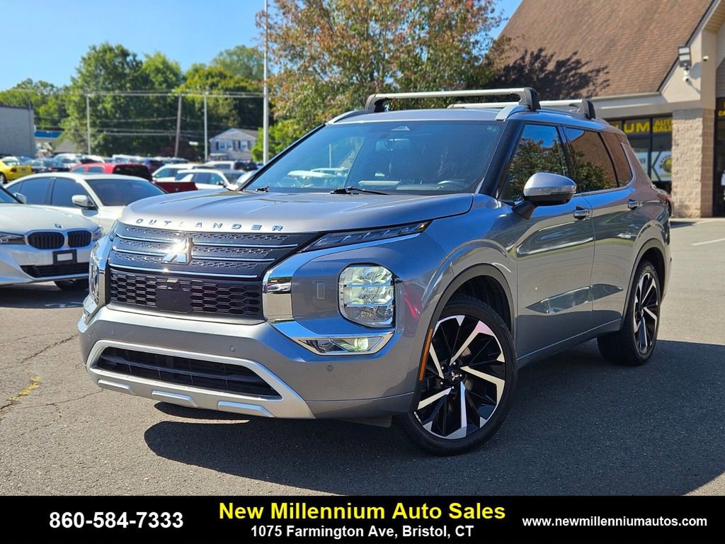 Used 2022 Mitsubishi Outlander GT image 1