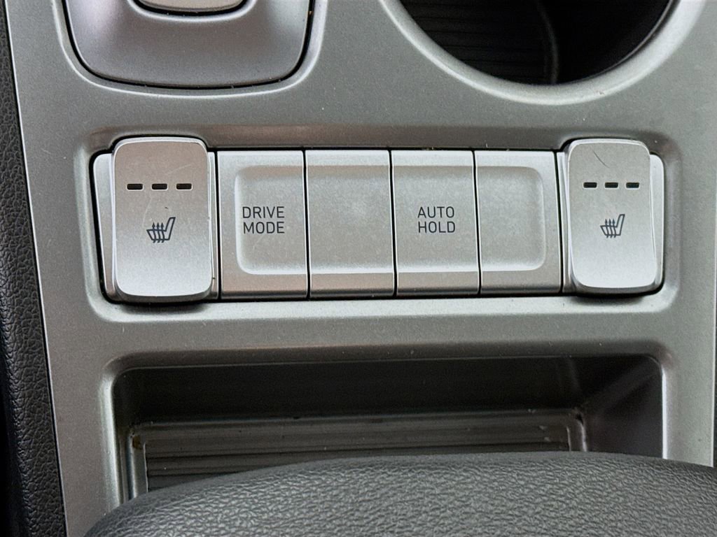 Certified 2021 Hyundai Kona Limited FWD image 12