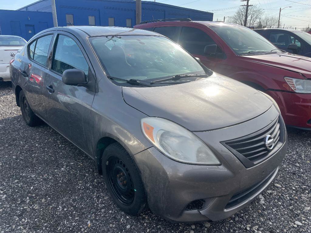 Used 2014 Nissan Versa S Plus image 2
