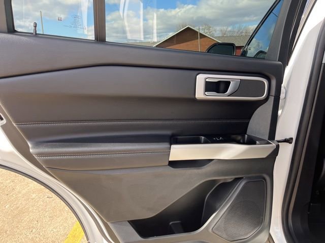 Used 2021 Ford Explorer XLT w/ Class III Trailer Tow Package AWD/4WD image 13