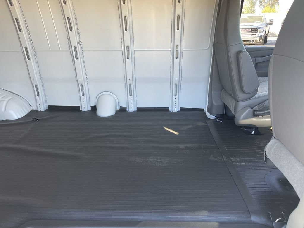 New 2025 GMC Savana 2500 Extended w/ Driver Convenience Package RWD image 26