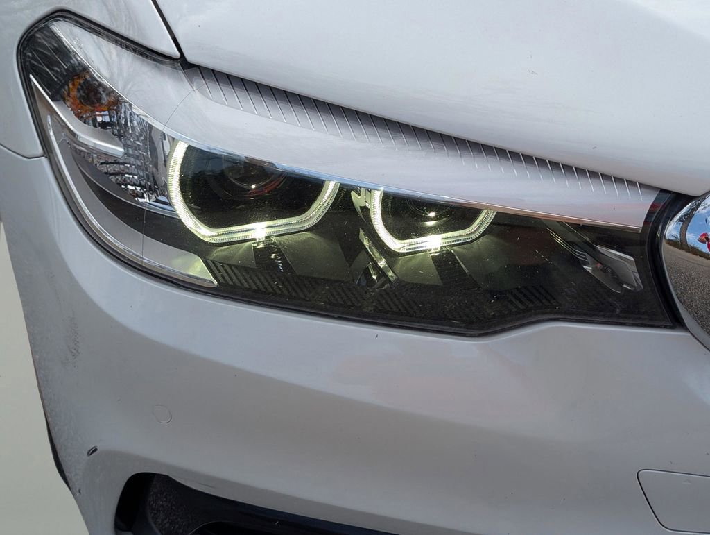 Used 2019 BMW 530i xDrive w/ Convenience Package image 9
