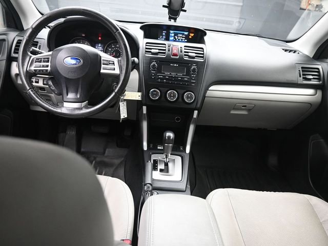 Used 2015 Subaru Forester 2.5i Limited AWD/4WD image 9