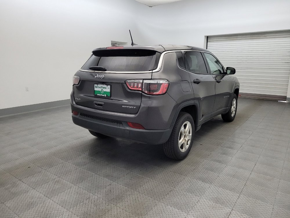 Used 2022 Jeep Compass Sport image 9