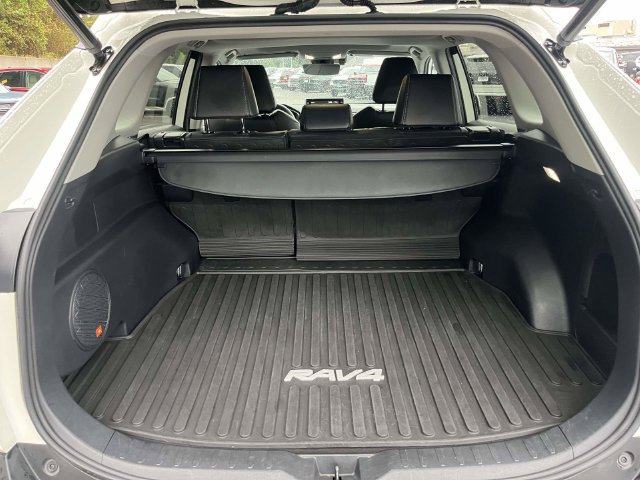 Used 2022 Toyota RAV4 XLE Premium AWD/4WD image 12