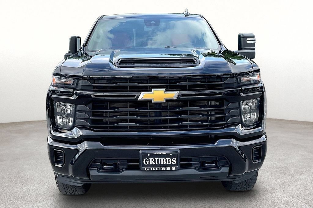 Used 2024 Chevrolet Silverado 2500 Custom w/ Custom Value Package AWD/4WD image 4