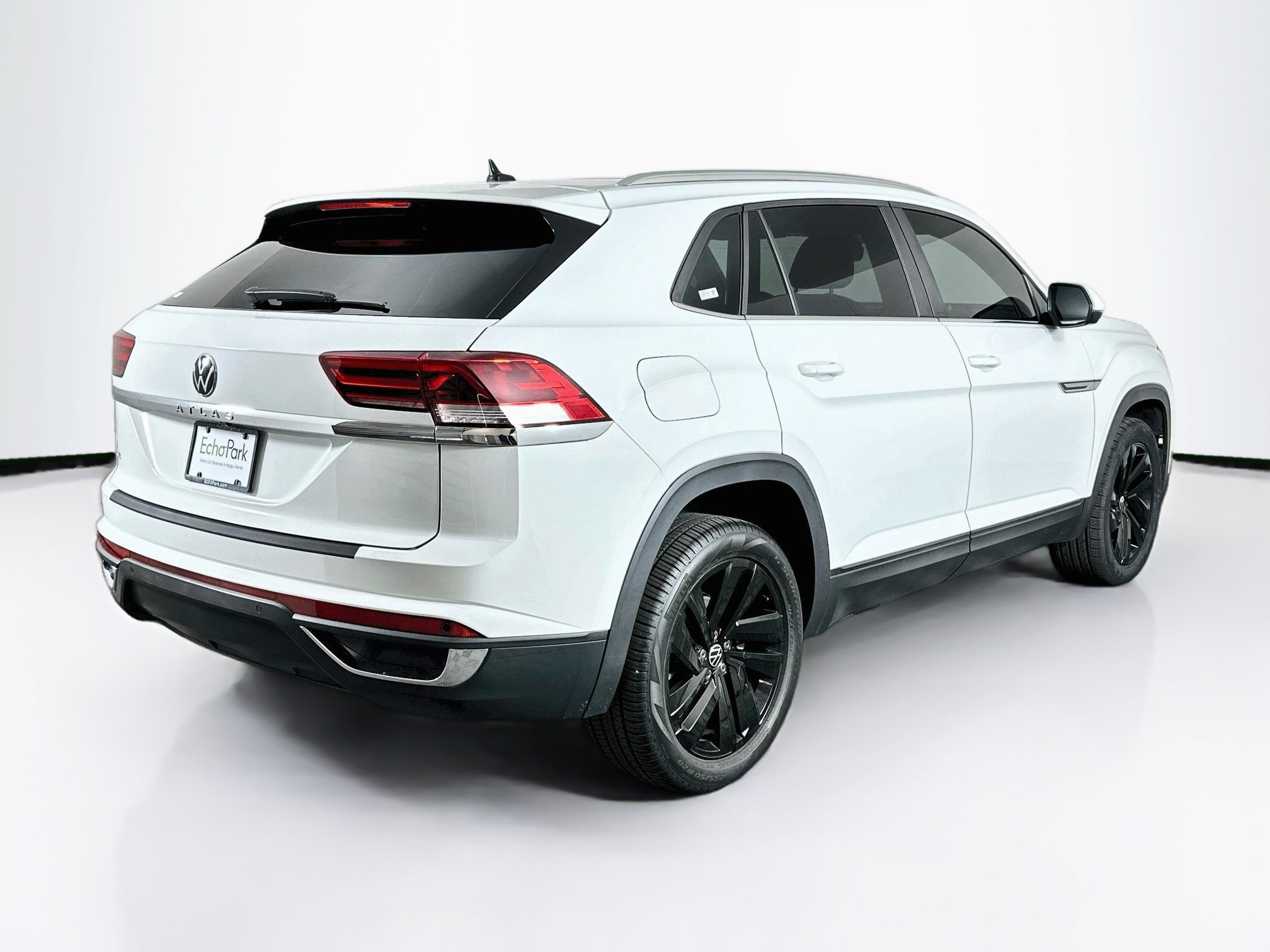 Used 2023 Volkswagen Atlas Cross Sport SE w/ Panoramic Sunroof Package FWD image 9
