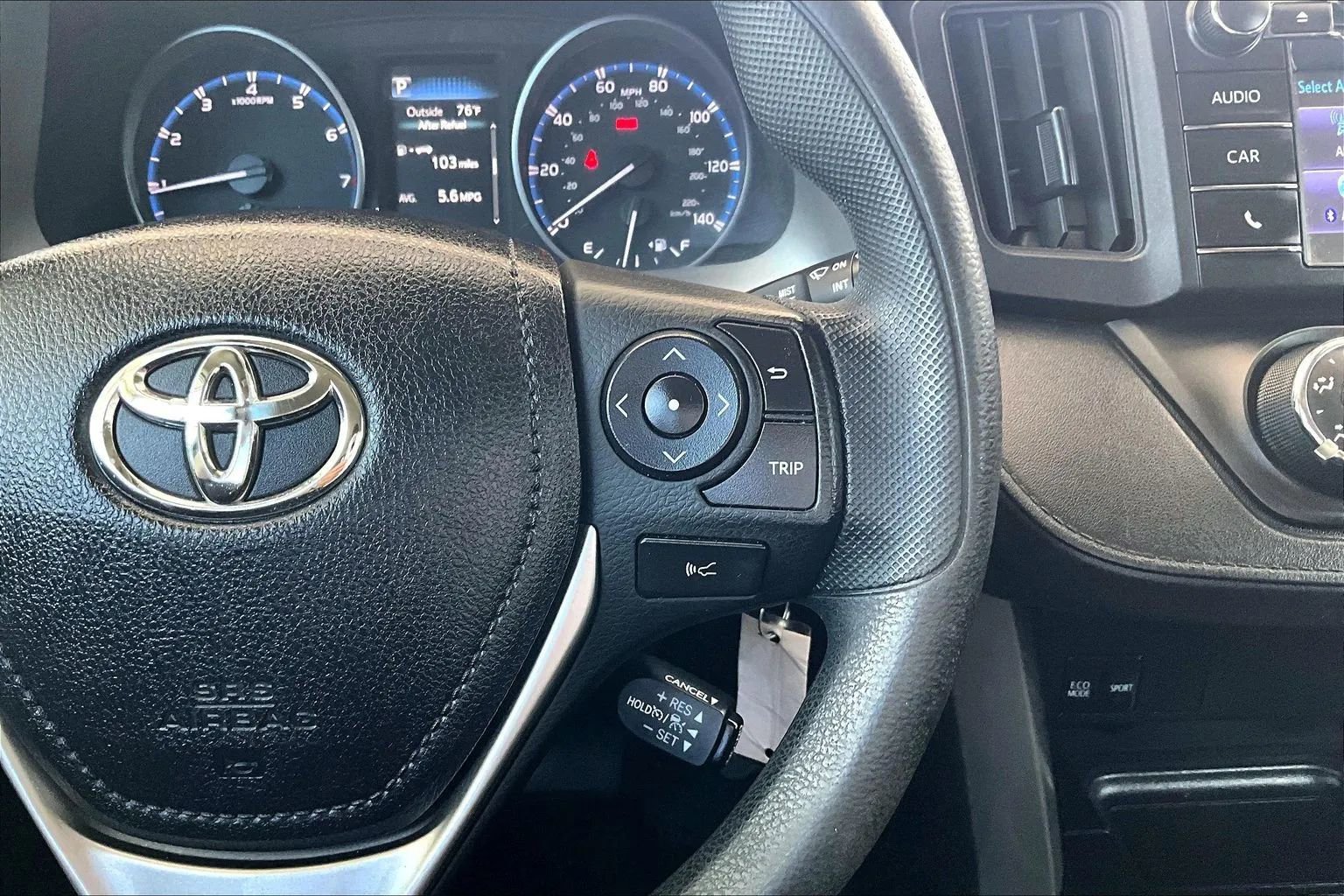 Used 2017 Toyota RAV4 LE FWD image 11