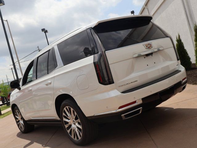 Certified 2025 Cadillac Escalade Premium Luxury Platinum image 3