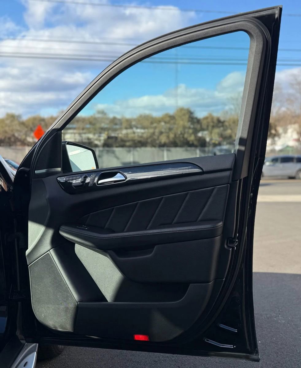 Used 2015 Mercedes-Benz GL 450 4MATIC image 18