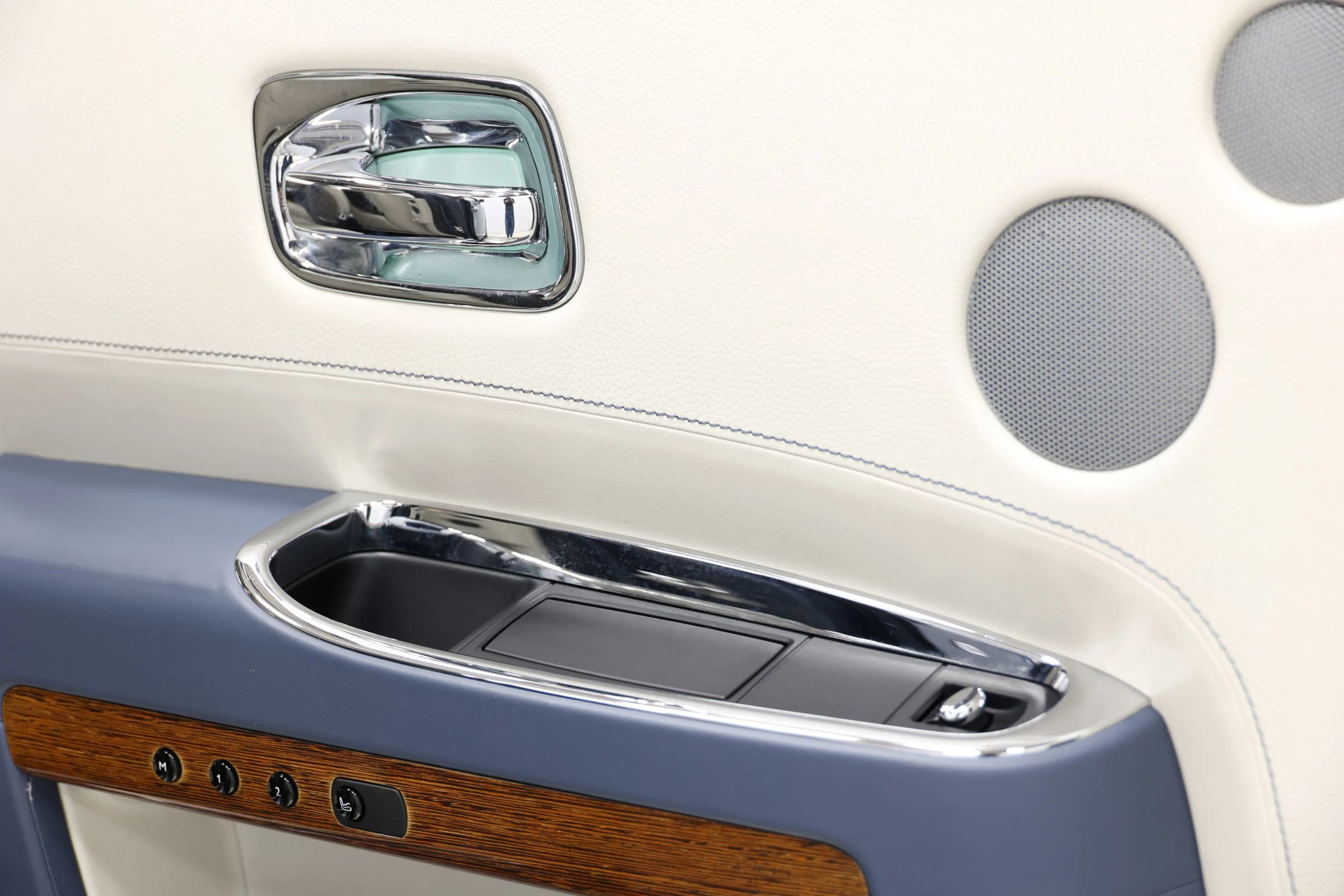 Used 2011 Rolls-Royce Ghost image 42