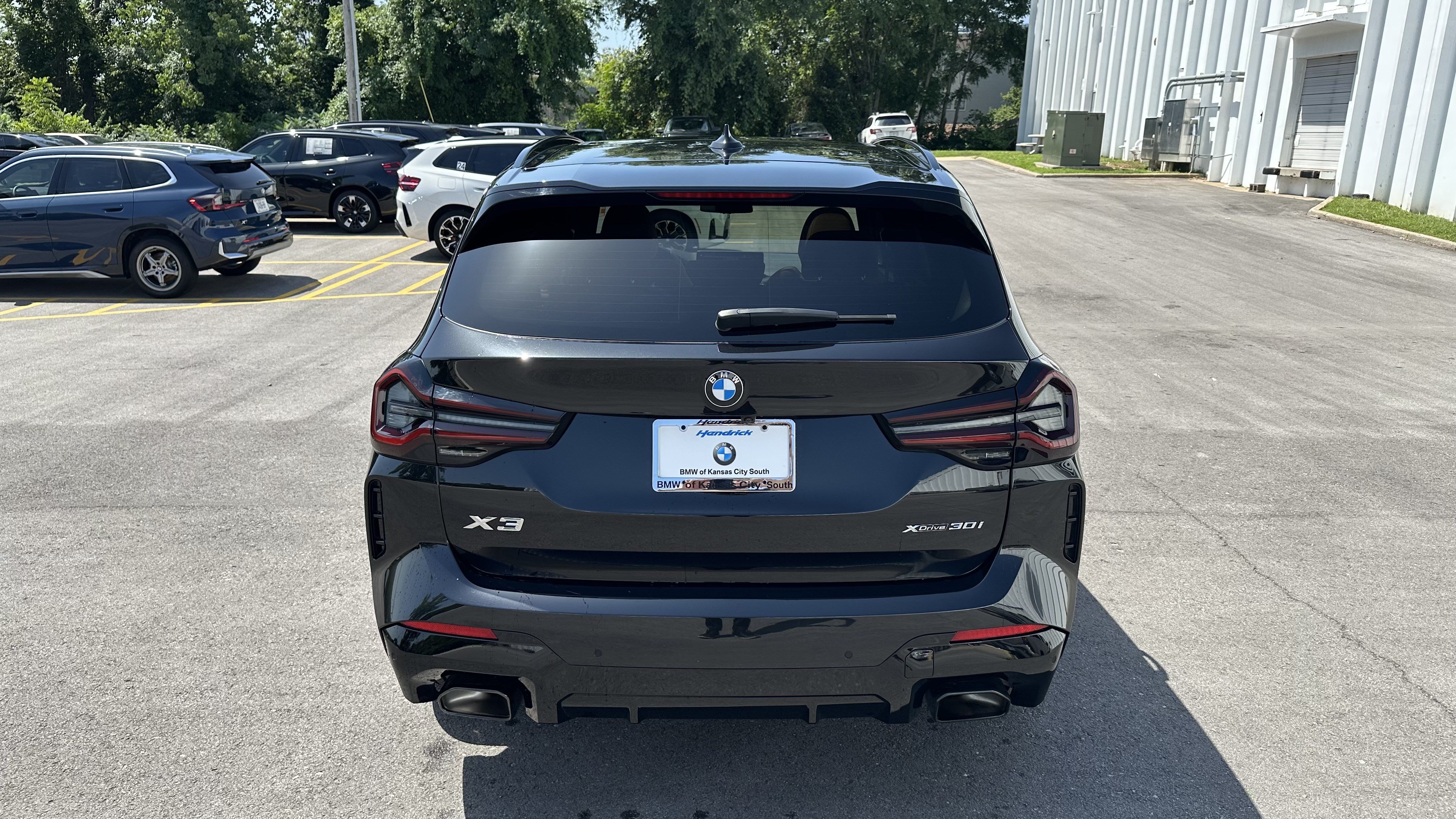 Used 2023 BMW X3 xDrive30i w/ M Sport Package AWD/4WD image 9