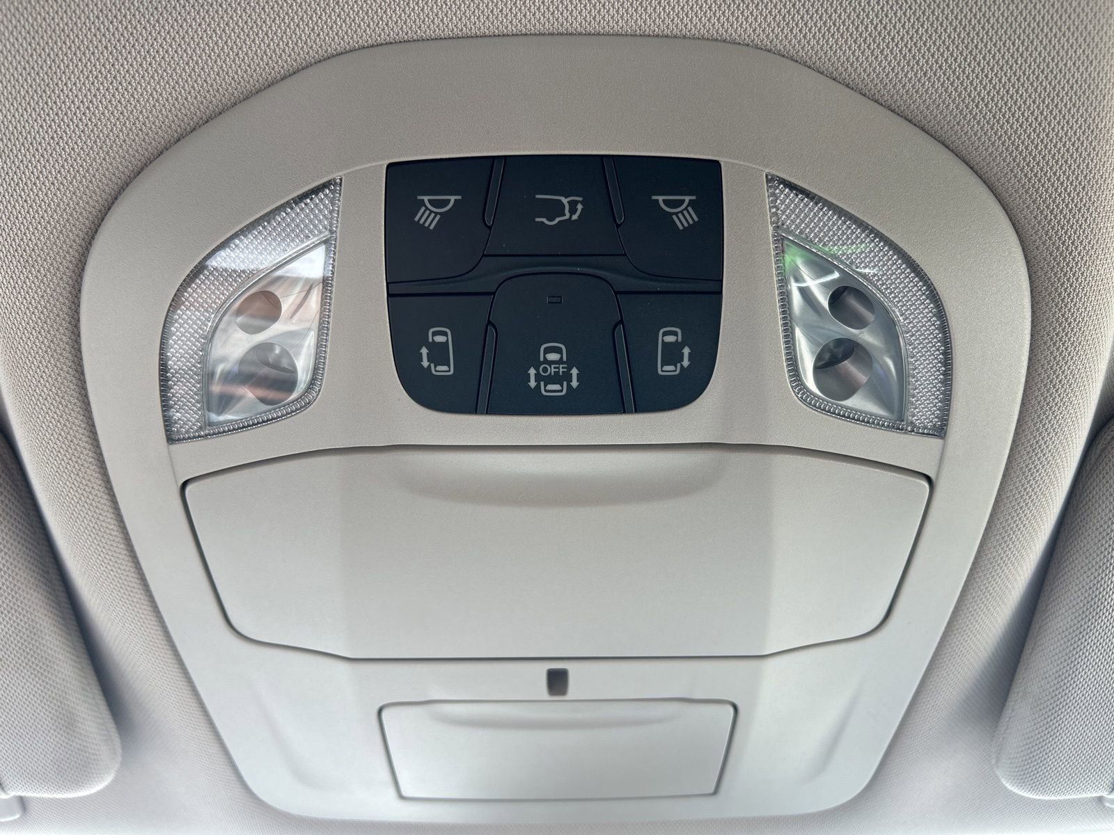 Certified 2023 Chrysler Pacifica Touring-L AWD/4WD image 33