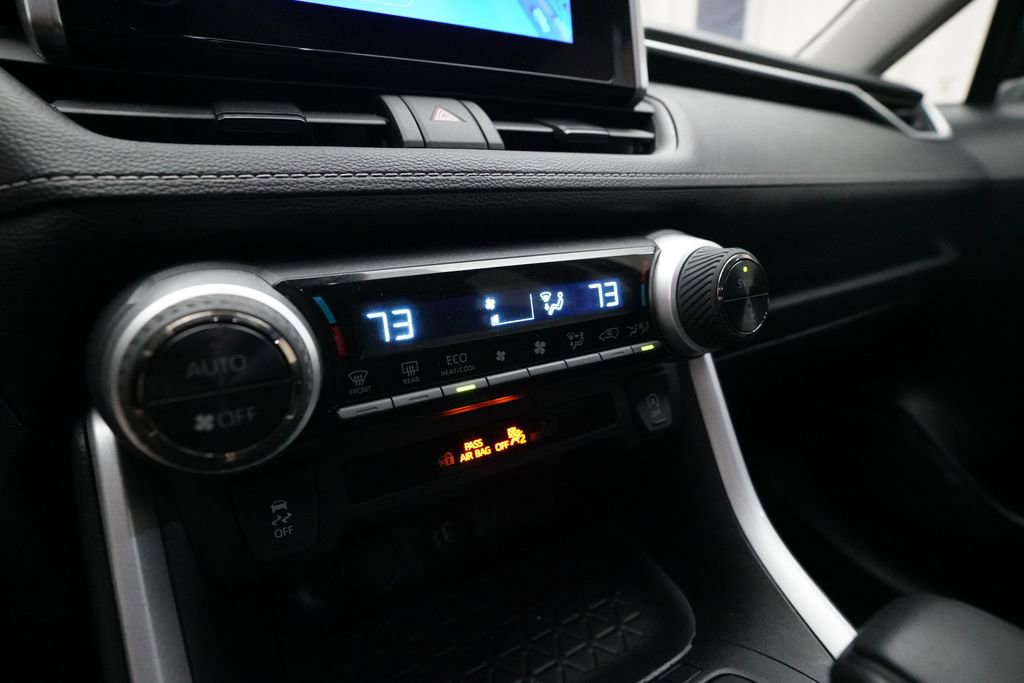 Used 2025 Toyota RAV4 XLE image 19