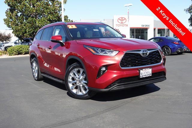 Used 2022 Toyota Highlander Limited image 2