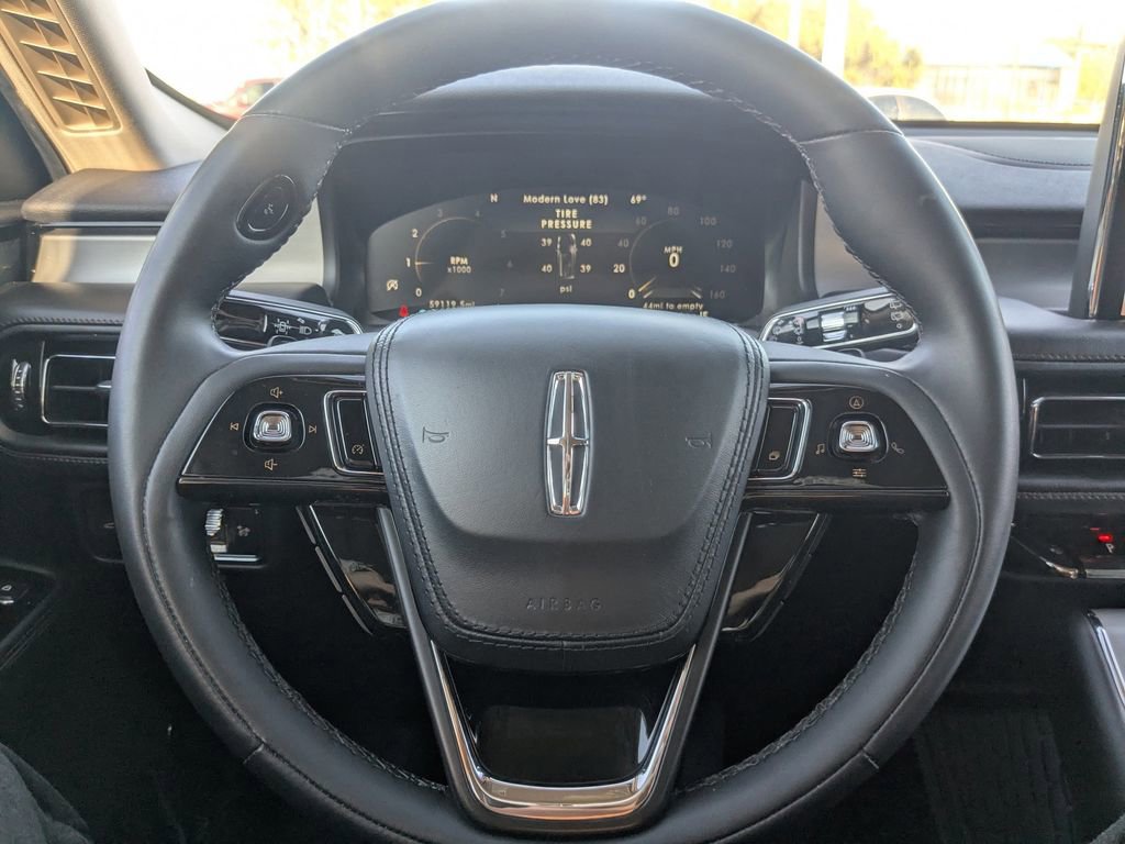 Used 2022 Lincoln Aviator AWD w/ Premium Package image 30