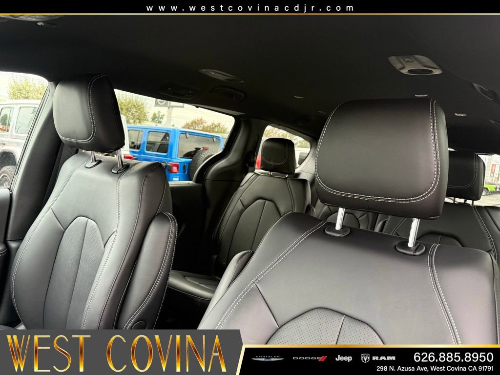 New 2026 Chrysler Pacifica Select FWD image 19