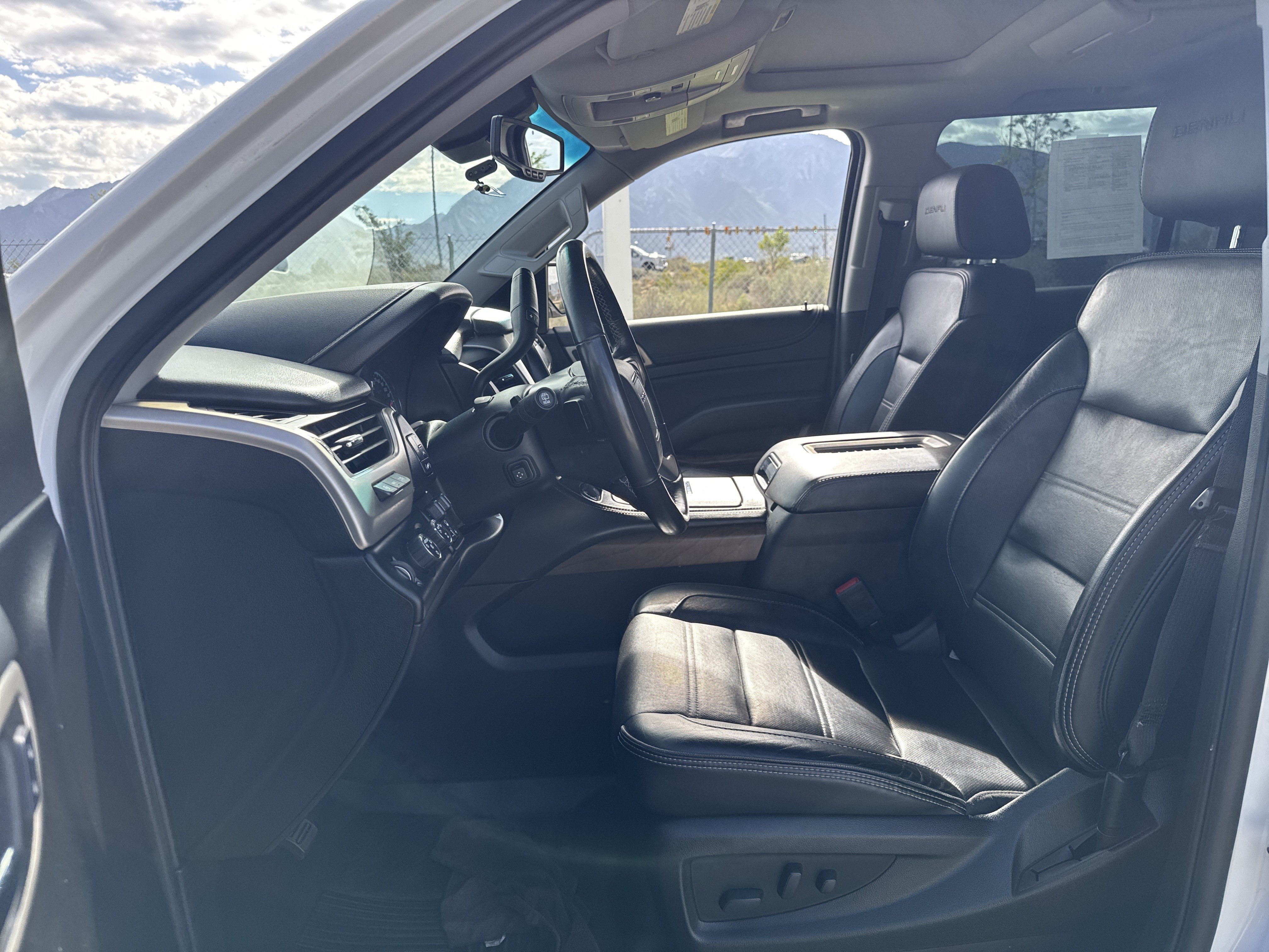 Used 2020 GMC Yukon XL Denali w/ Open Road Package AWD/4WD image 17