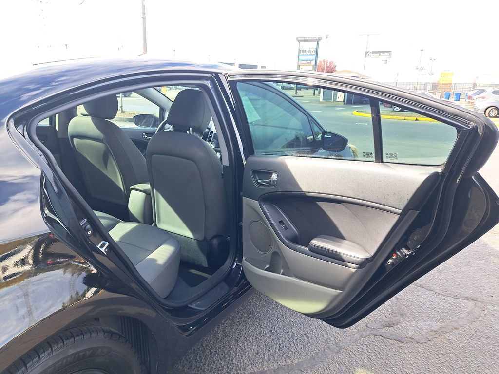 Used 2016 Kia Forte LX image 14