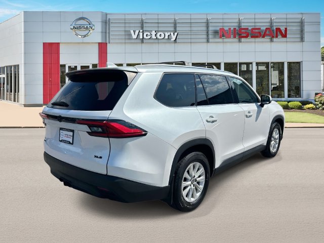 Used 2024 Toyota Grand Highlander AWD image 3