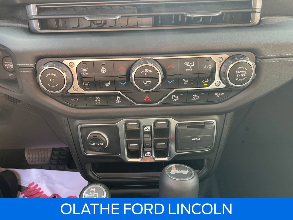 Used 2025 Jeep Wrangler Sahara w/ Safety Group image 14