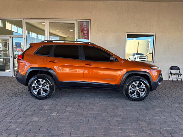Used 2016 Jeep Cherokee Trailhawk w/ Comfort/Convenience Group AWD/4WD image 6