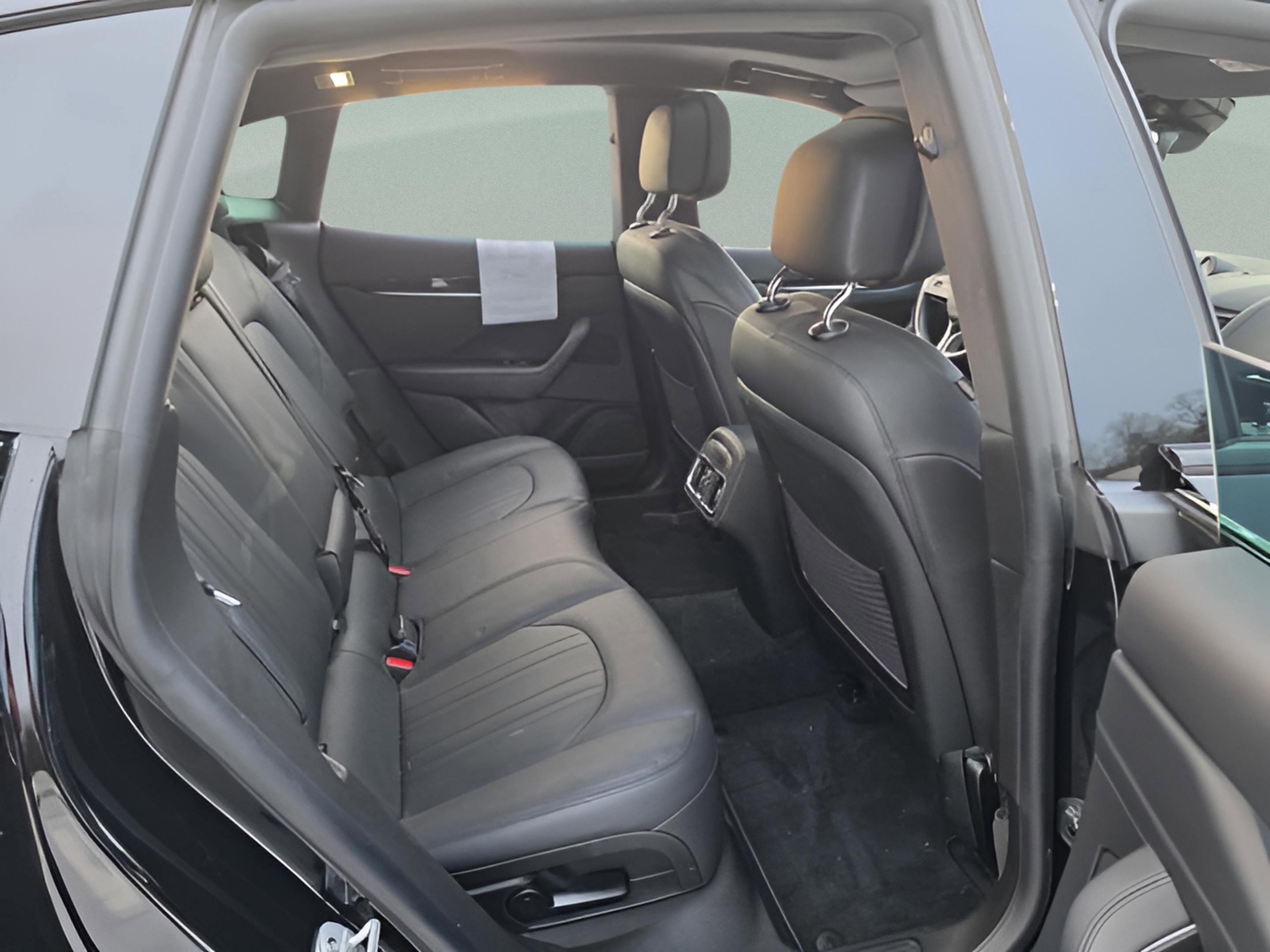 Used 2018 Maserati Levante image 25