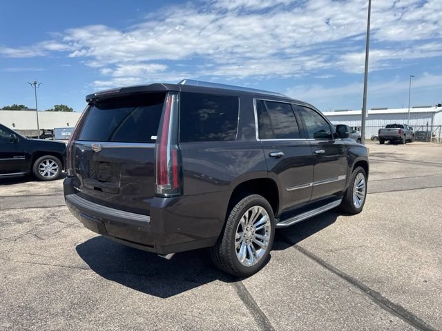 Used 2017 Cadillac Escalade Luxury w/ LPO, Radiant Package AWD/4WD image 7