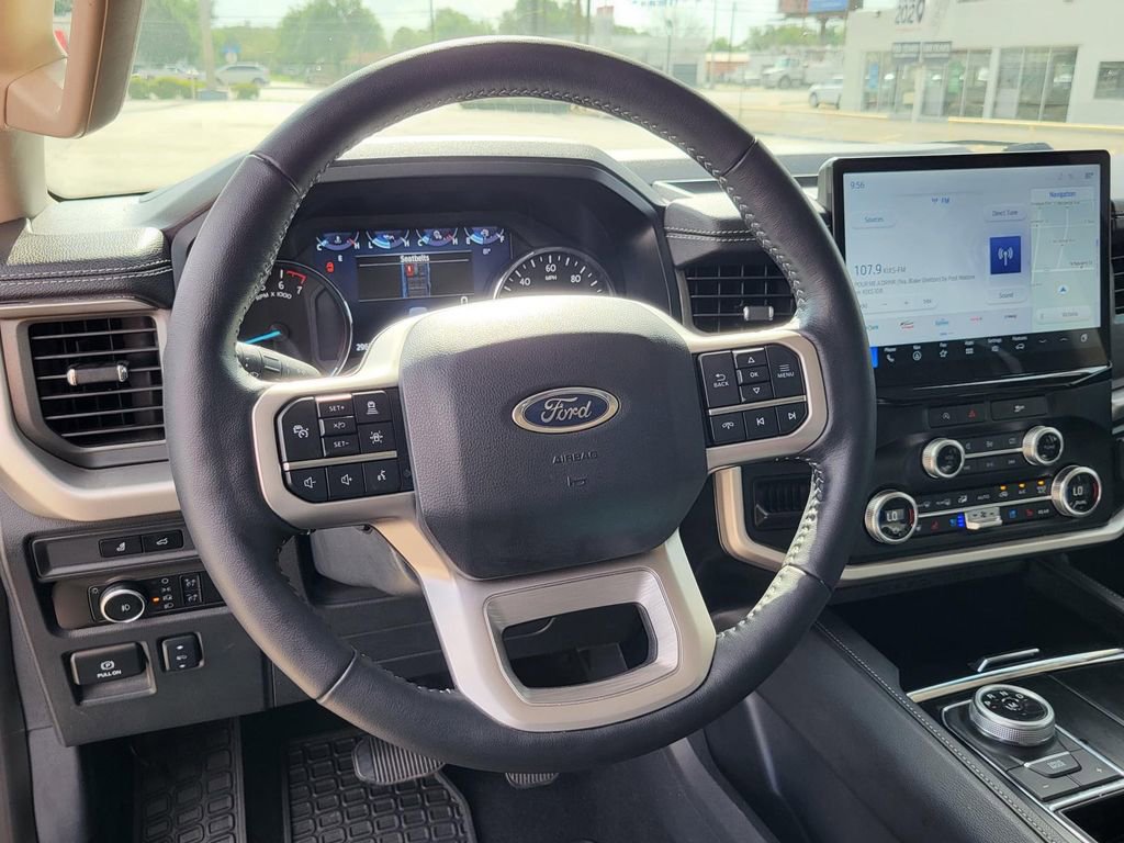 Used 2024 Ford Expedition XLT RWD image 21