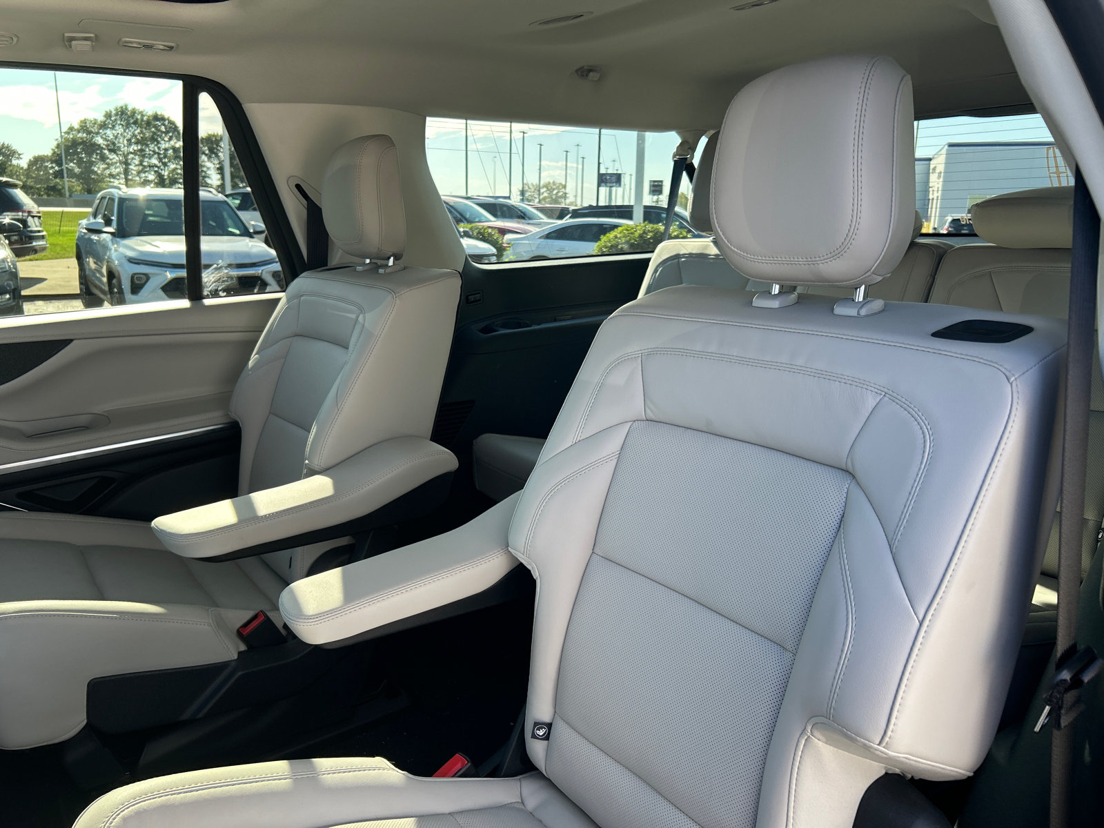 New 2026 Lincoln Navigator L Reserve AWD/4WD image 30