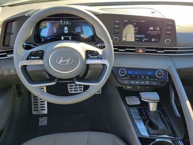 New 2026 Hyundai Elantra SEL Sport FWD image 4