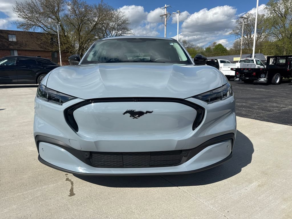 Used 2025 Ford Mustang Mach-E Premium AWD/4WD image 3