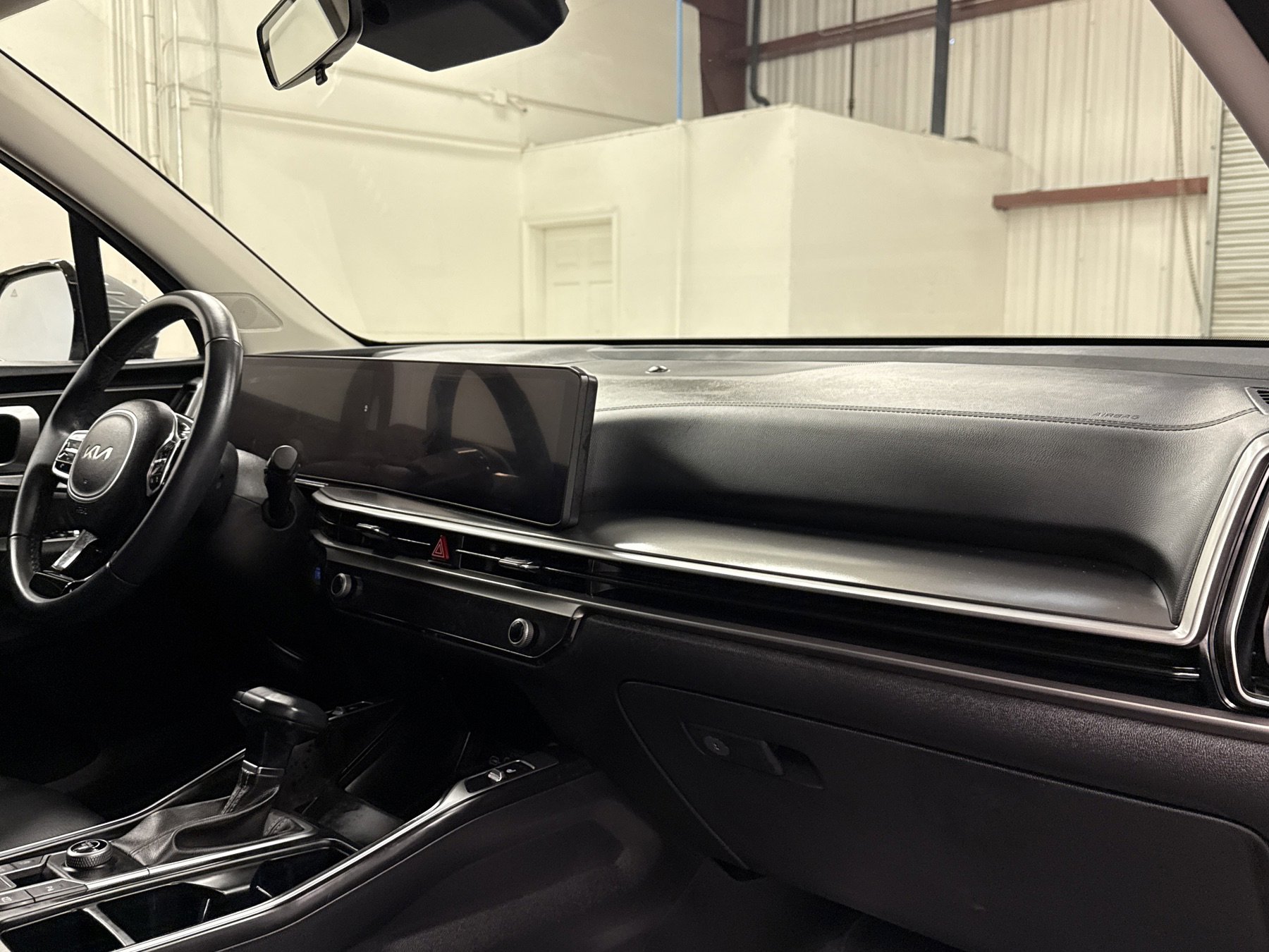 Used 2024 Kia Sorento S w/ Panoramic Sunroof Package image 37