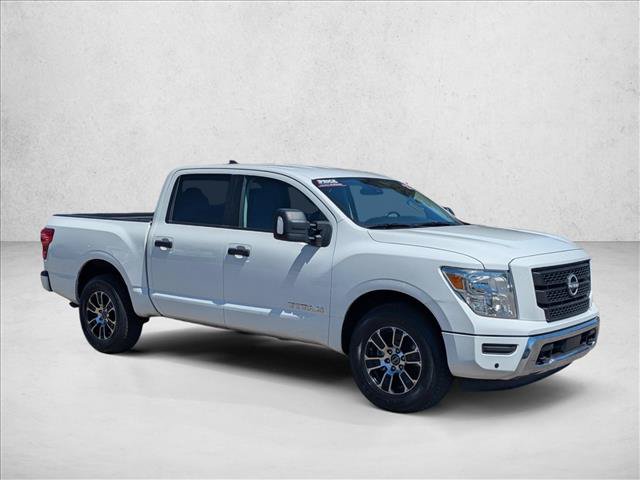 Used 2023 Nissan Titan SV w/ SV Convenience Package AWD/4WD image 3
