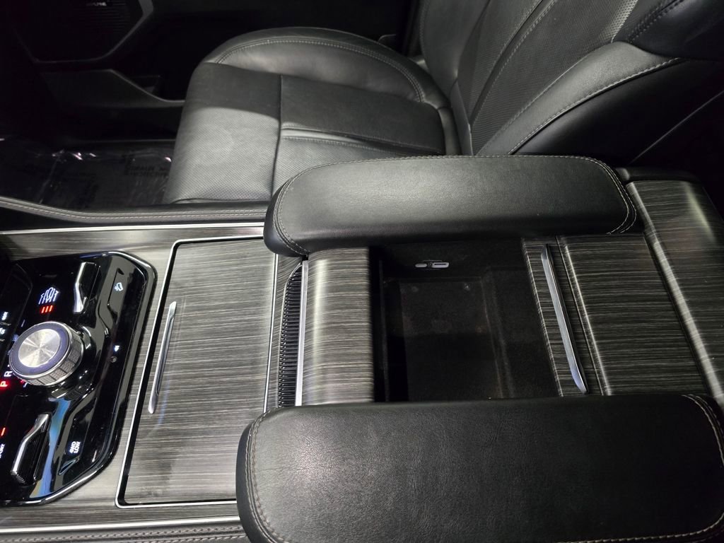 Used 2023 Jeep Wagoneer L Series III w/ Preferred Equipment Group image 27