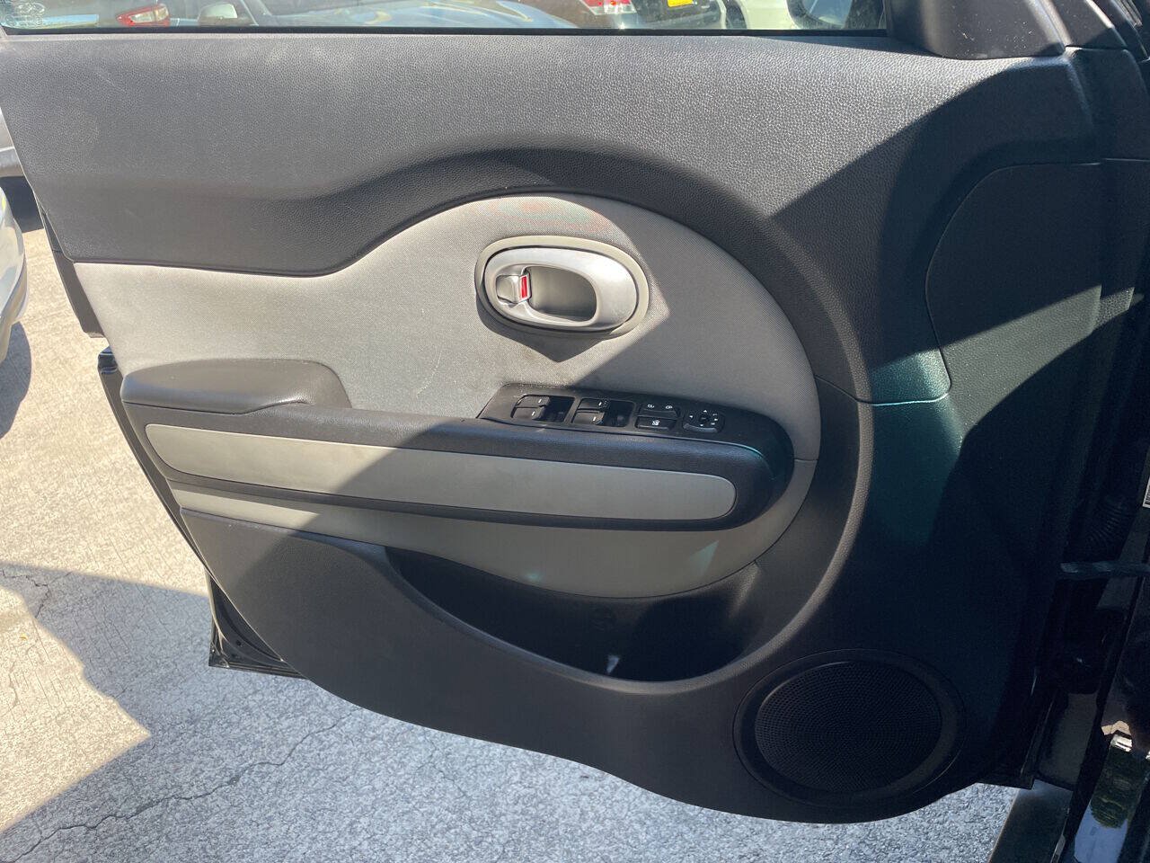 Used 2015 Kia Soul FWD image 14