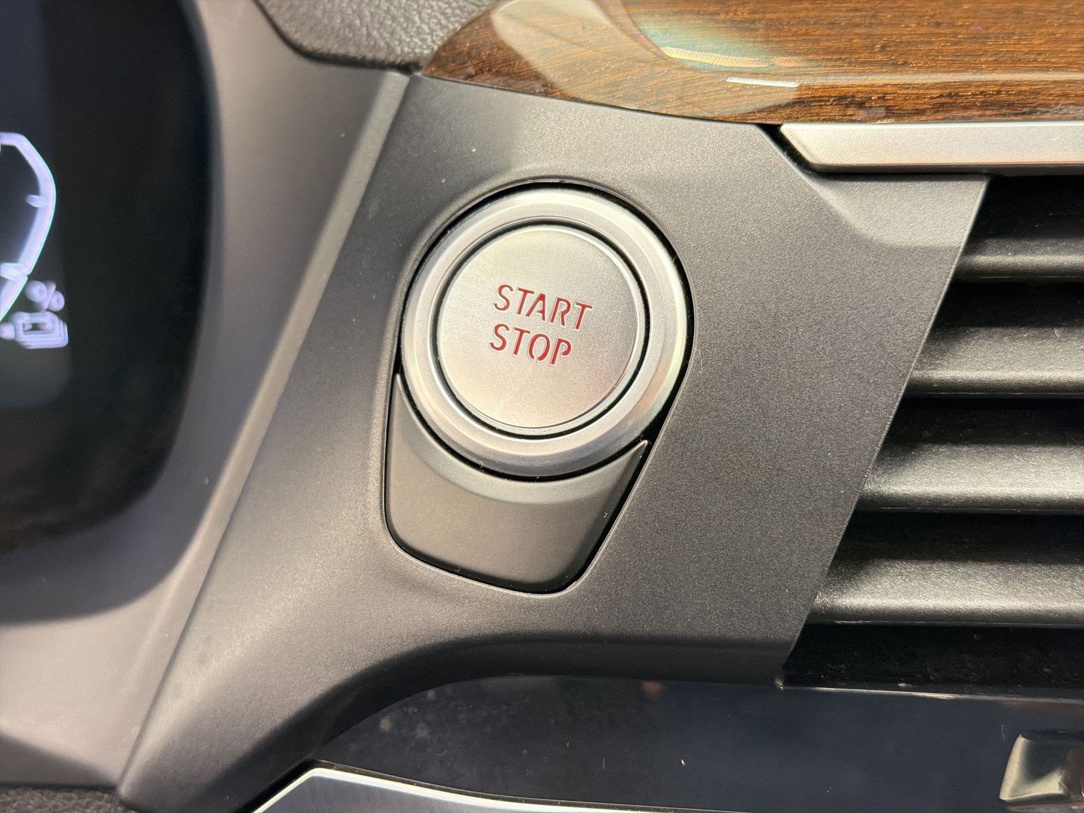 Used 2021 BMW X3 xDrive30e w/ Executive Package image 27