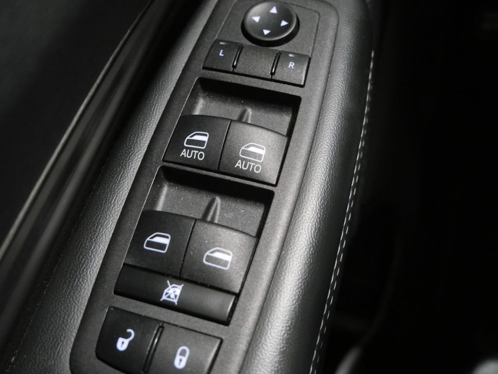 Used 2023 Dodge Durango SXT AWD/4WD image 13