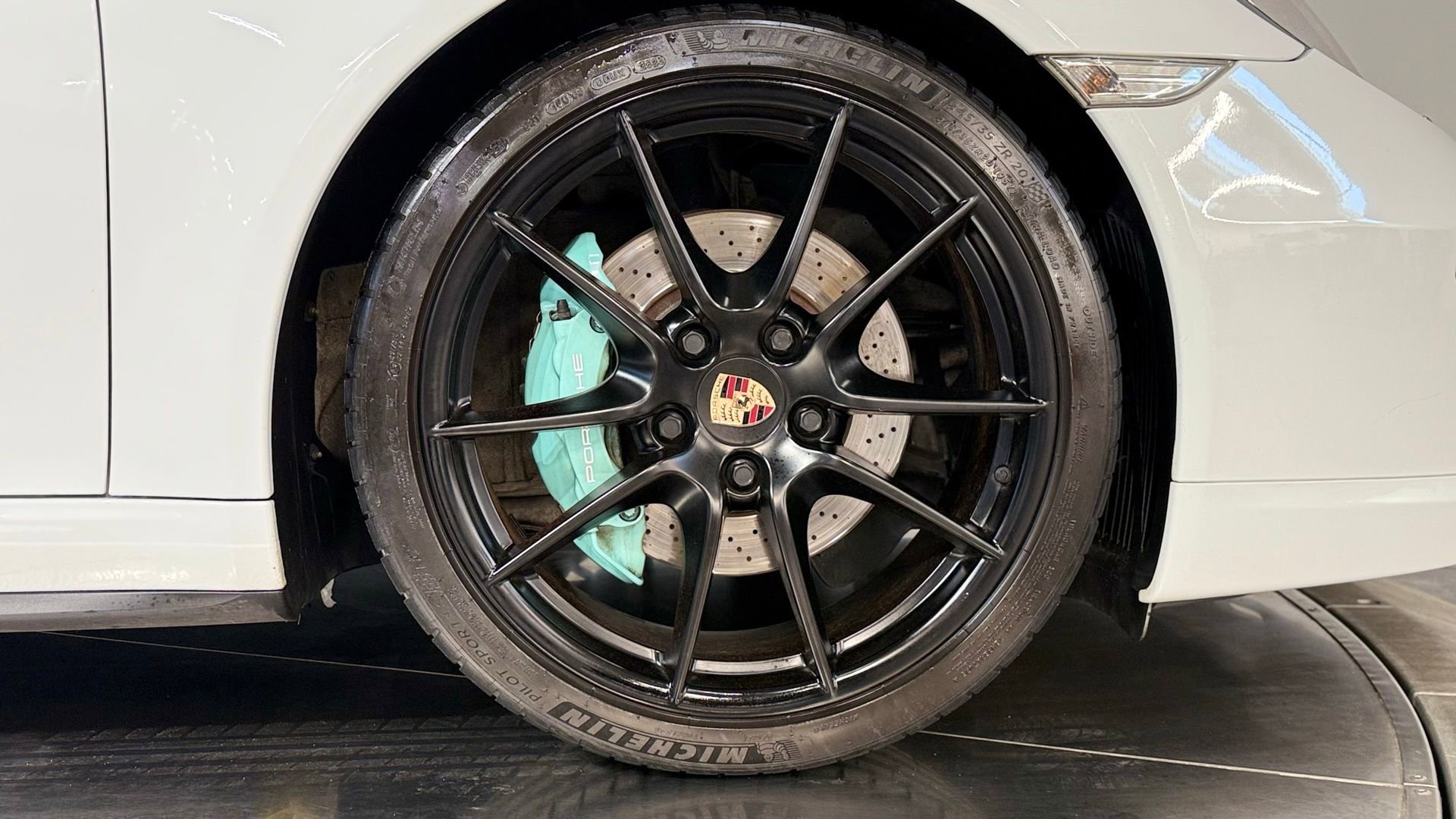Used 2014 Porsche 911 Carrera 4S image 19