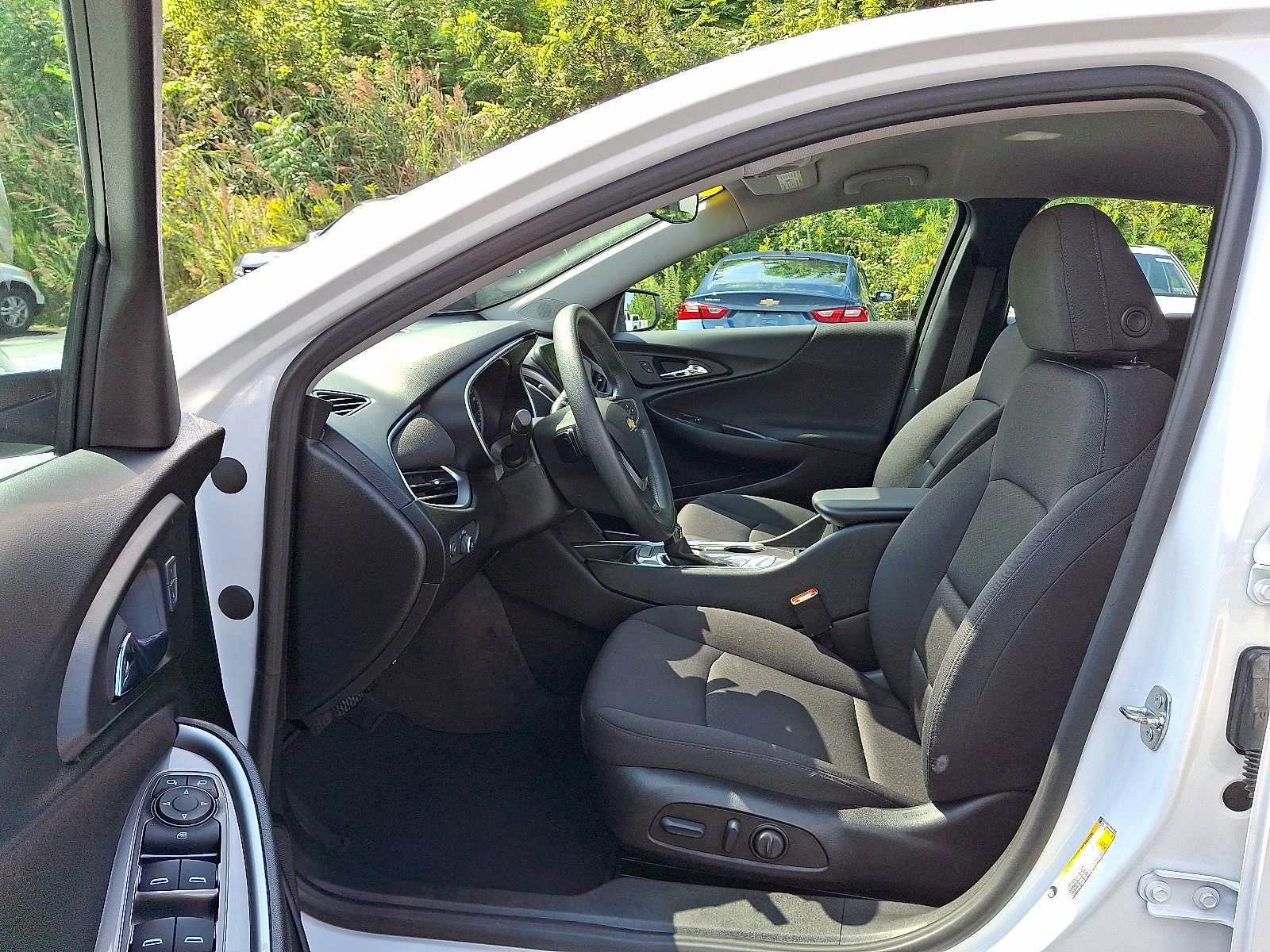 Used 2022 Chevrolet Malibu LS w/ Driver Confidence Package II FWD image 14