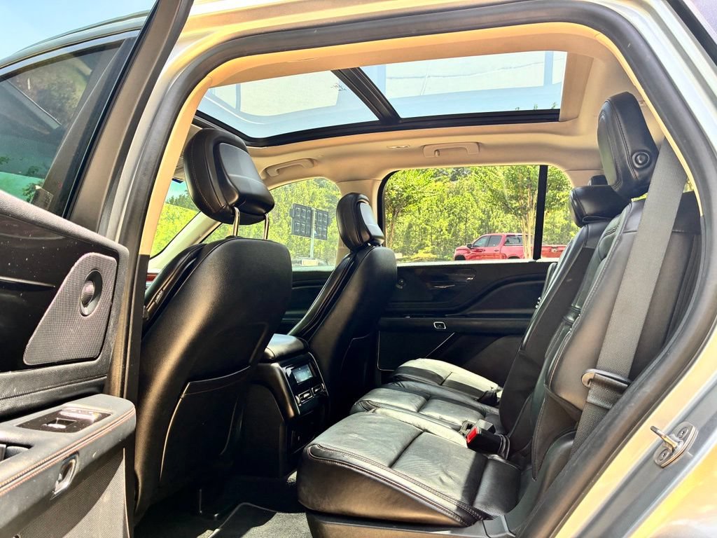 Used 2020 Lincoln Aviator Reserve w/ Equipment Group 201A AWD/4WD image 16