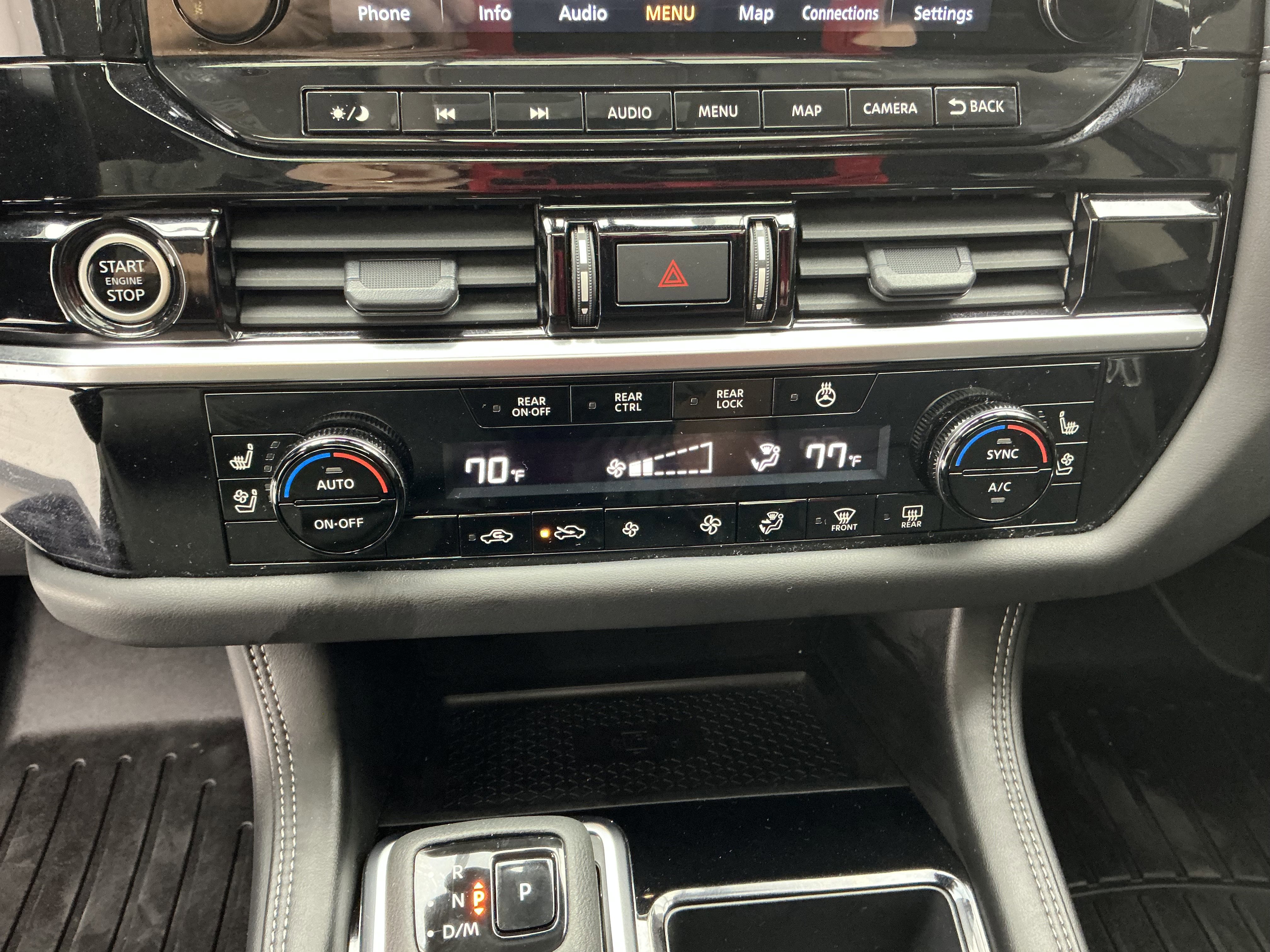 Used 2024 Nissan Pathfinder Platinum image 11